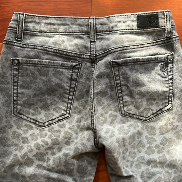 Jessica Simpson skinny leopard print jeans - Picture 4 of 9